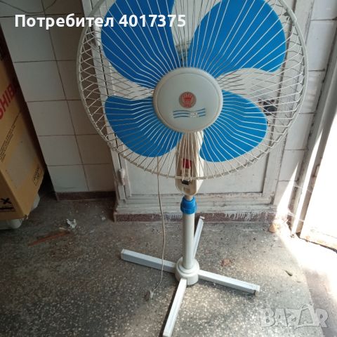 Вентилатор със стойка, снимка 1 - Вентилатори - 46466120