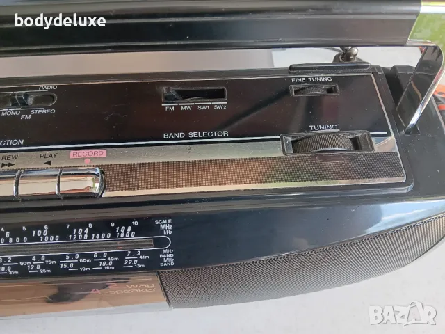 SHARP QT-249 радио-касетофон, снимка 7 - Радиокасетофони, транзистори - 50358339