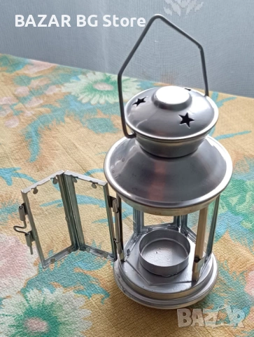 Декоративен метален фенер за свещ със стъклени панели. Нов.