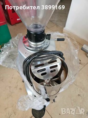 Продавам професионална кафемелачка Mazzer - Lux Doser, снимка 3 - Кафе машини - 46945297