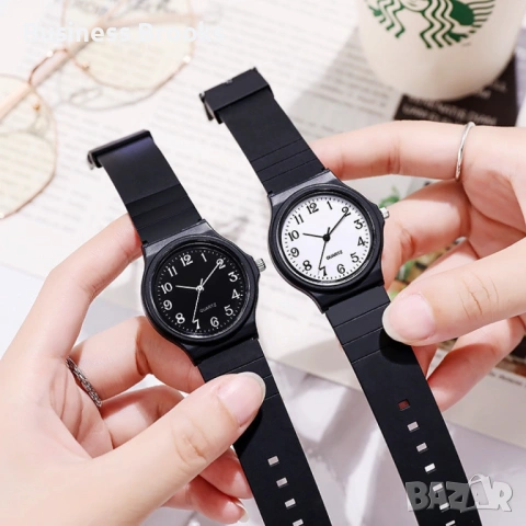 Кварцов дамски часовник със силиконова каишка – Ежедневен стил и практичност, снимка 3 - Дамски - 53215881