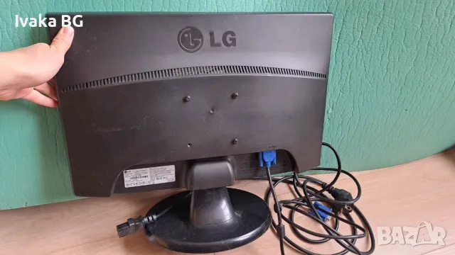 Продавам 19" монитор LG Flatron, снимка 2 - Монитори - 48222887