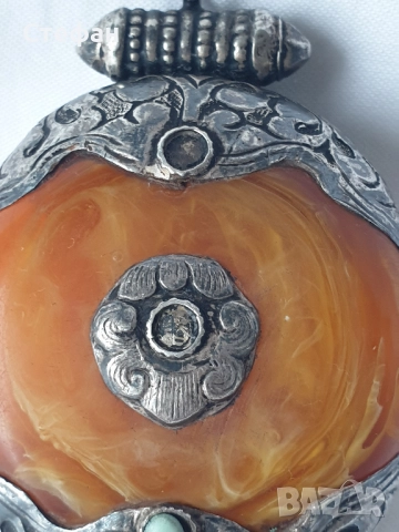 Стара висулка със сребърен обков , снимка 3 - Антикварни и старинни предмети - 52037765