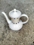 Порцеланов чайник, снимка 1 - Антикварни и старинни предмети - 45034395
