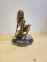 Фигура в движение – подписана бронзова скулптура, снимка 1