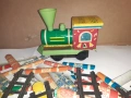 Стара механична играчка МУЗИКАЛЕН ВЛАК с релси СССР, снимка 2