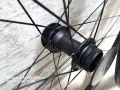 НОВИ карбонови шосейни капли Bontrager Aeolus Elite 50 TLR Disc с гуми, снимка 8