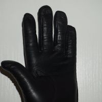 Черни Дамски Ръкавици От Естествена Кожа Размер S, снимка 10 - Ръкавици - 45423309