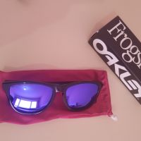 Слънчеви очила Oakley Frogskins iridium polarized, снимка 2 - Слънчеви и диоптрични очила - 45187360