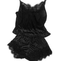 Елегантна дамска пижама – топ, къси панталонки и сатениран аксесоар. Цветове - чисто черен/черен, че, снимка 13 - Пижами - 45718034
