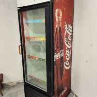 голяма витрина на Coca Cola , снимка 1 - Хладилници - 45217687