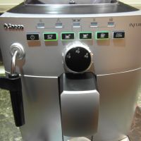 Saeco Intuita - кафемашина робот пълен автомат с керамична мелачка,, снимка 2 - Кафемашини - 45375566