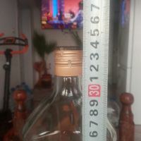 Интересно,красиво,колекционерско шише-2 бр.Обявената цена е за брой, снимка 8 - Антикварни и старинни предмети - 44984319