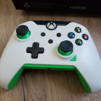  Xbox One - Пълен комплект + GTA5, снимка 2 - Xbox конзоли - 46019593