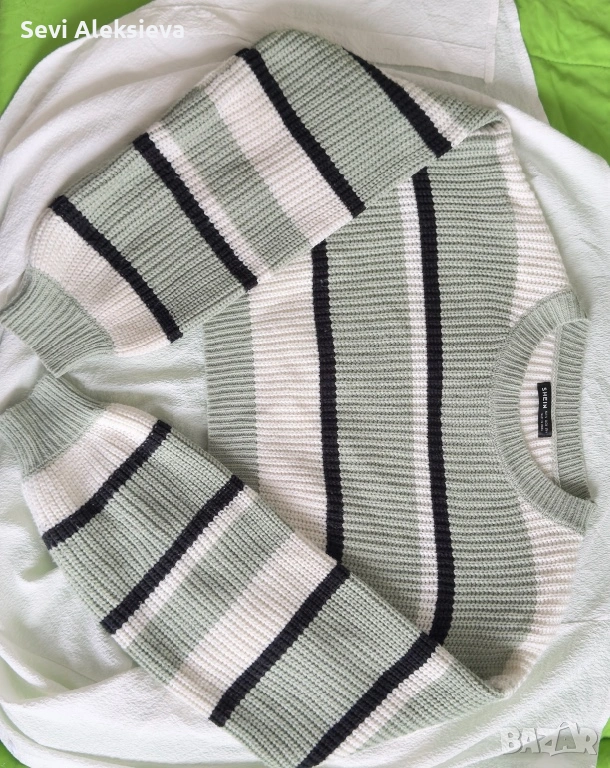 Дамски плетен пуловер с райе – размер S ( без етикет), снимка 1