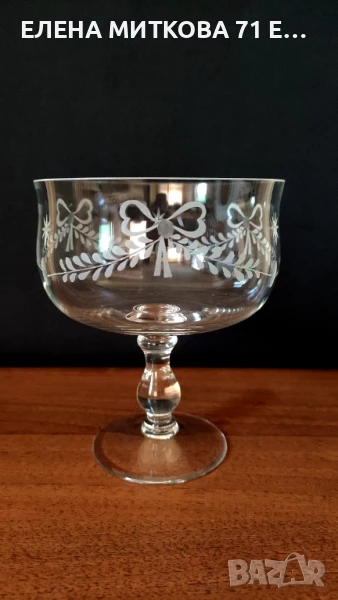 Една нежна и звънлива кристална бонбониера на столче, снимка 1