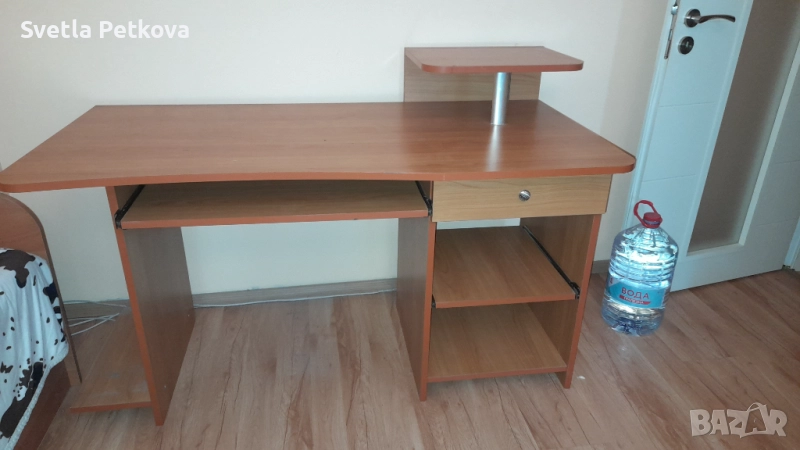 Бюро, снимка 1