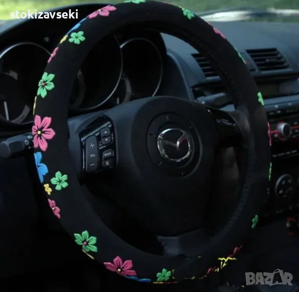 Дамски калъф за волан – Черно кадифе с апликации цветя, снимка 1