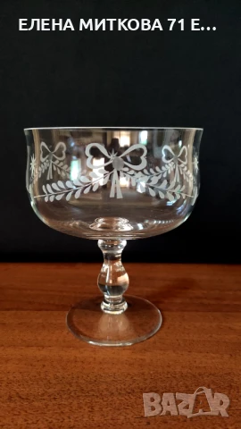 Една нежна и звънлива кристална бонбониера на столче, снимка 1