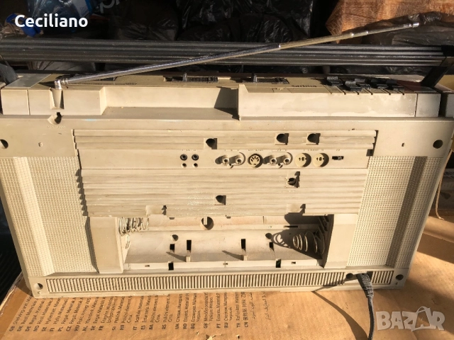 Радиокасетофон PHILIPS D8434, снимка 2 - Радиокасетофони, транзистори - 52506149