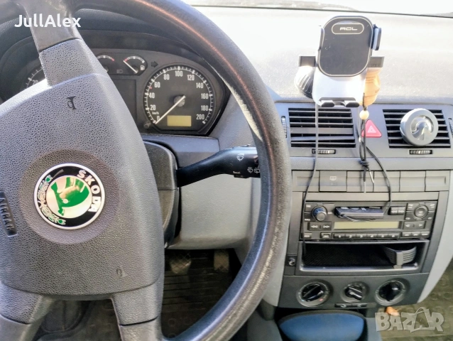 Шкода Фабия , снимка 6 - Автомобили и джипове - 53709194