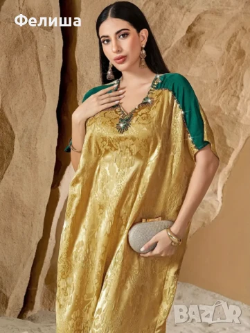 Лимитирана Арабска Жакард Златна Рокля с Инкрустирани Зелени Изумрудени Камъчета и Блестящи Мъниста