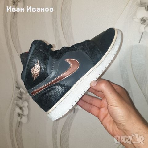 Jordan 1 Retro High  номер 39 ,5-40 оригинални маратонки , снимка 9 - Маратонки - 45306508