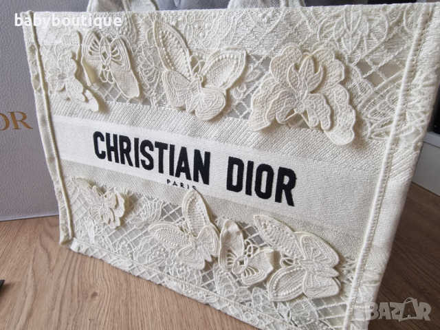 Dior Medium Dior Book Tote White D-Lace Butterfly Embroidery, снимка 3 - Чанти - 44979369