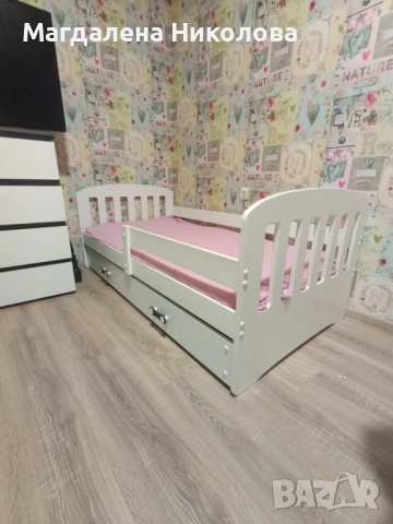 Детско легло с преграда, шкафче и матрак, снимка 5 - Спални и легла - 53741931