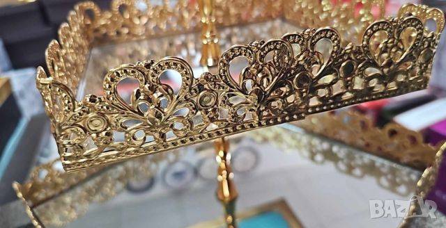 Луксозна двуетажна декорация в златисто с огледални основи, подходяща и като поставка за бижута, снимка 4 - Декорация за дома - 46433483