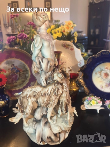 “Florence”Figurine Lady With Greyhounds Код P1740, снимка 10 - Декорация за дома - 52980439