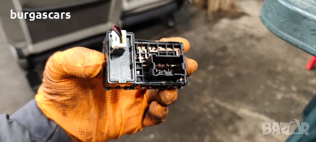 Бутони ел.огледала регулирани фарове Nissan X-Trail 2.2DCI-136к.с. T30, снимка 2 - Части - 53617616