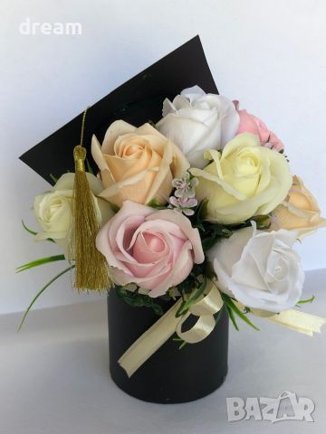 Тематични букети за абитуриенти или абсулвенти от сапунени рози, снимка 13 - Подаръци за жени - 45223468