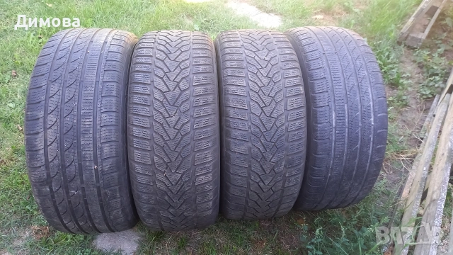 Гуми 235 45 17 четири броя зимни гуми.