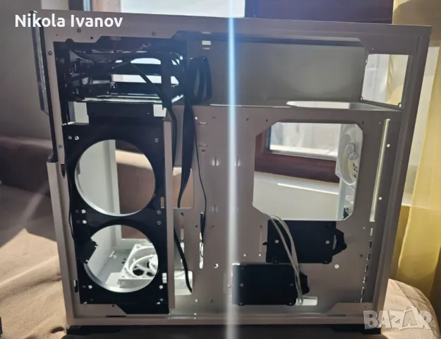 InWin 101 ATX Mid Tower + 4 вентилатора + Fan Hub | компютърна кутия | PC case | Tempered glass, снимка 6 - Захранвания и кутии - 49423232