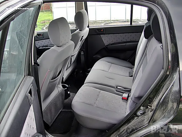 Хюндай Гетц 1.1 за части, снимка 9 - Автомобили и джипове - 49992656