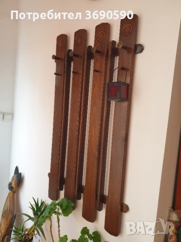 Дървена закачалка за дрехи за коридор с декоративна дървена чиния