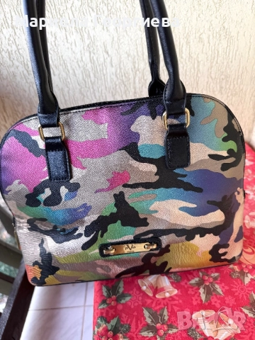 Дамска чанта на Versace 