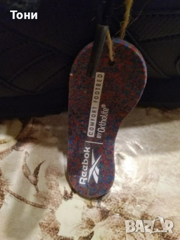 REEBOK Оригинал Нови Дамски Маратонки Изцяло от Естествена Кожа с Етикет 40, снимка 3 - Маратонки - 53485927