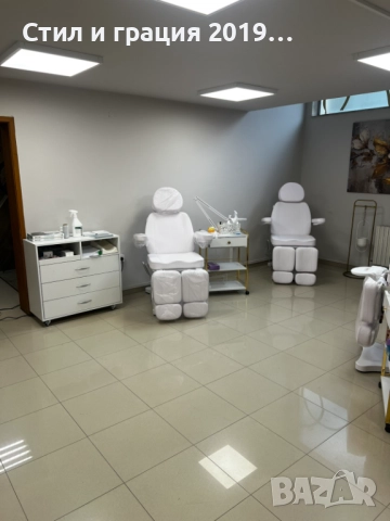 Стол за педикюр Sillon Classic (2 мотор) - сив/бял, снимка 2 - Педикюр и маникюр - 44528445