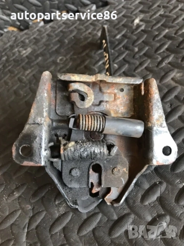 Заключване за защипване на преден капак за KIA Sorento 2.5 CRDi (2003-2007), снимка 2 - Части - 53314510