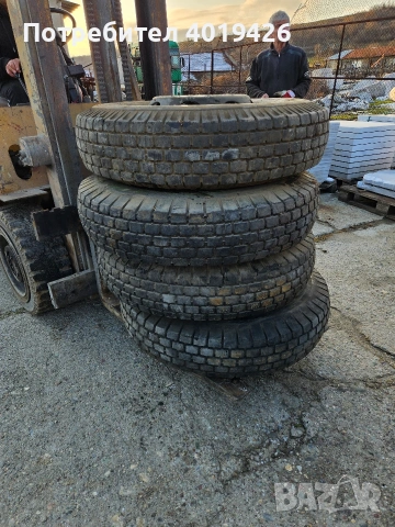 Продавам 4 бр.бандажни гуми с джанти