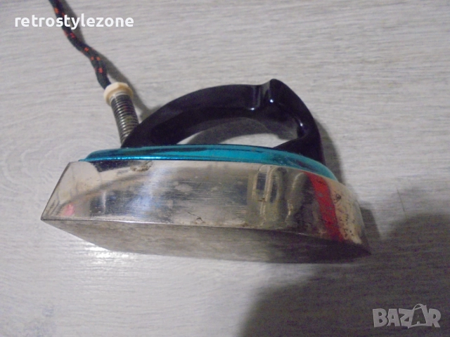 № 8278 Стара малка / малогабаритна ютия  , снимка 4 - Други ценни предмети - 51851503