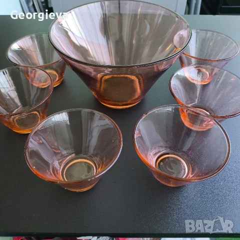 Комплект от 6+1 стъклени купички.