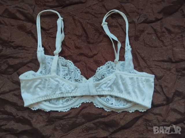 Triumph - НОВ оригинален сутиен Триумф, размер 75С, снимка 2 - Бельо - 52606640