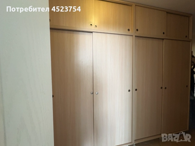 Четирикрилен гардероб