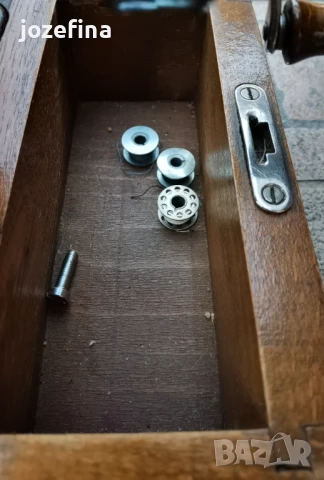 Руска шевна машина Подольск 1-А (копие на Singer 15) – 1951 г., отлично запазена и работеща, снимка 9 - Антикварни и старинни предмети - 51404729