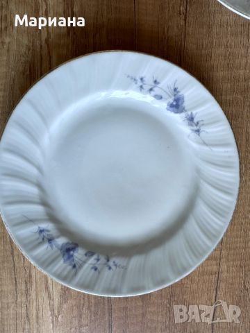 Сервиз за хранене или поотделно чинии,със златен кант и нежни светло сини цветчета, снимка 6 - Сервизи - 45253597
