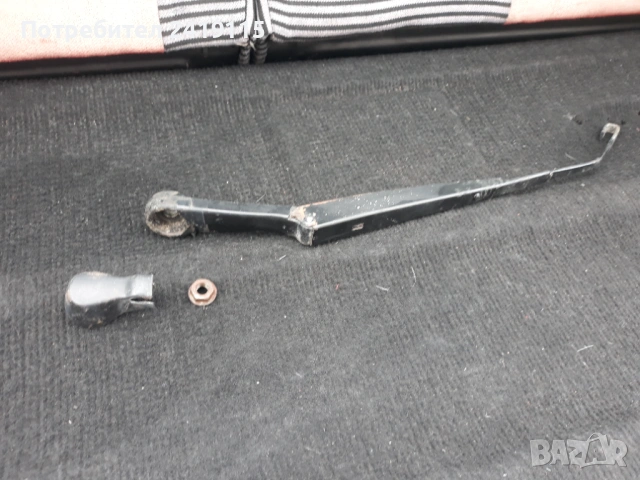 Рамо заднa чистачка  Renault 19  , снимка 1 - Части - 54051230