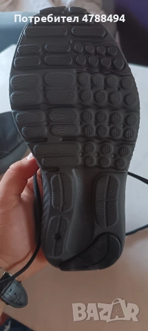 Дамски обувки Under Armour Surge, снимка 5 - Маратонки - 54246651